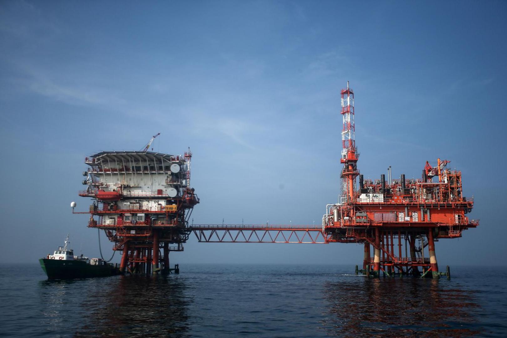 23.10.2019., Pula - Proizvodna platforma Ivana A/K kojom upravlja operativna kompanija INAgip povodom 20 godina od pocetka eksploatacije plina u Jadranu. Platforma Ivana A je sredisnja platforma eksploatacijskog polja ugljikovodika "Sjeverni  jadran". Kompresorska platforma Ivana K smjestena je neposredno uz platformu Ivana A i s njom je povezana mostom. Photo: Marin Tironi/PIXSELL