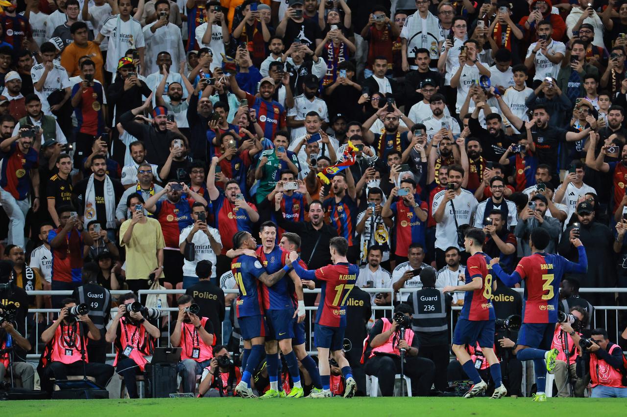 Spanish Super Cup - Final - FC Barcelona v Real Madrid