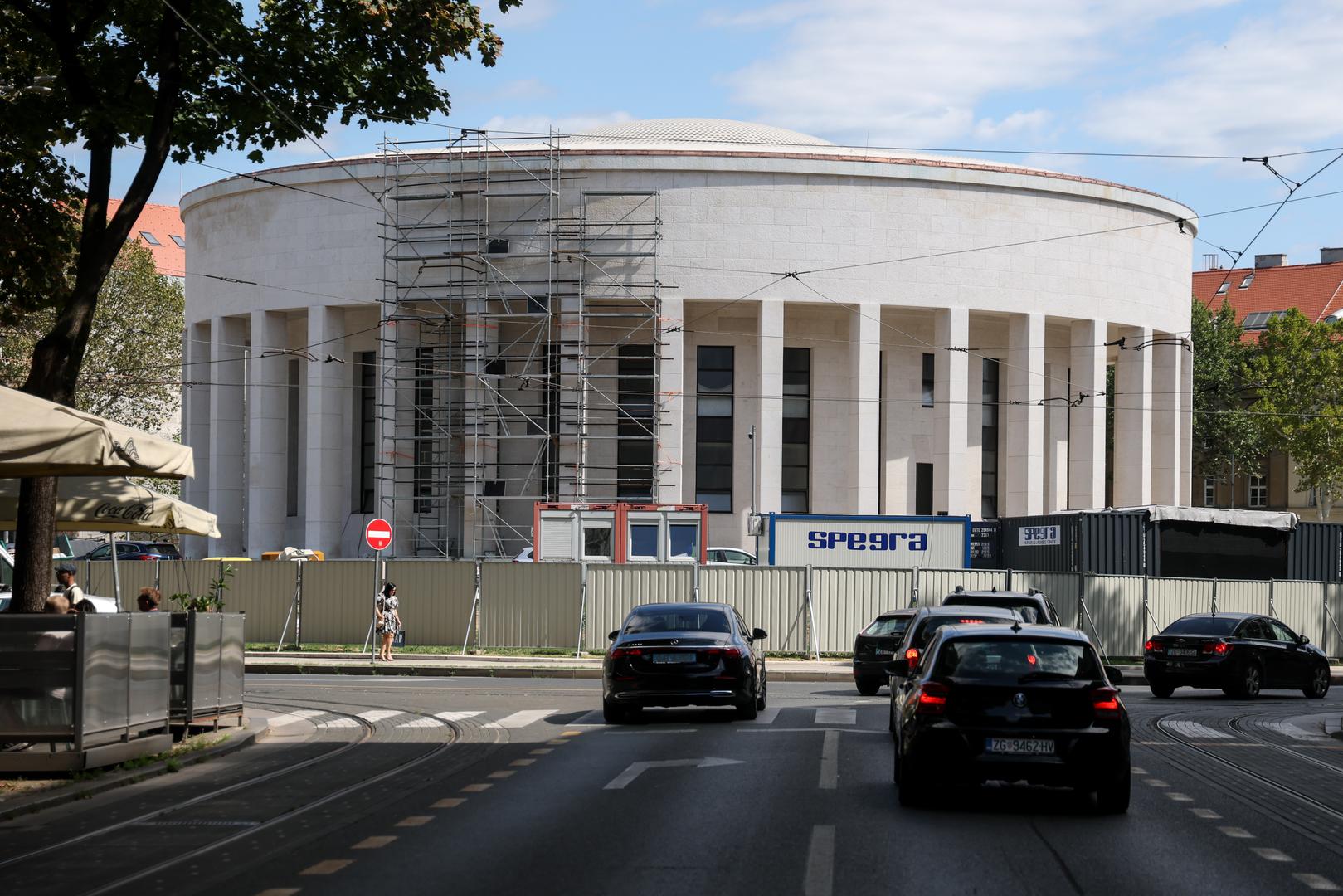 Kraj radova očekuje se do kraja godine. Obnova Paviljona započela je početkom ove godine, a potrebna je zbog posljedica koje je potres ostavio te podizanja mehaničke otpornosti zgrade kako bi bila sigurna za upotrebu.