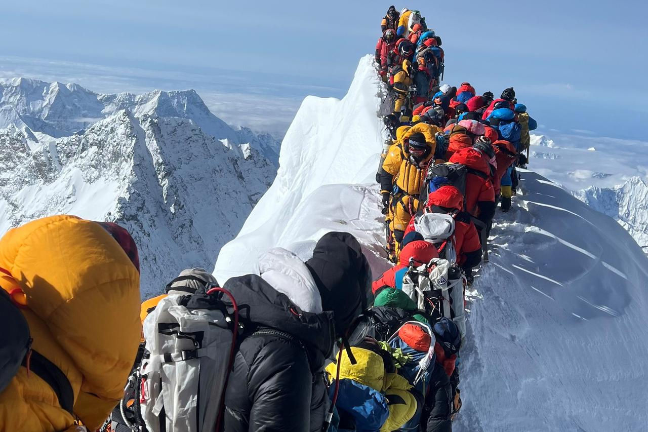 Planinari i planinski vodi?i na Mount Everestu