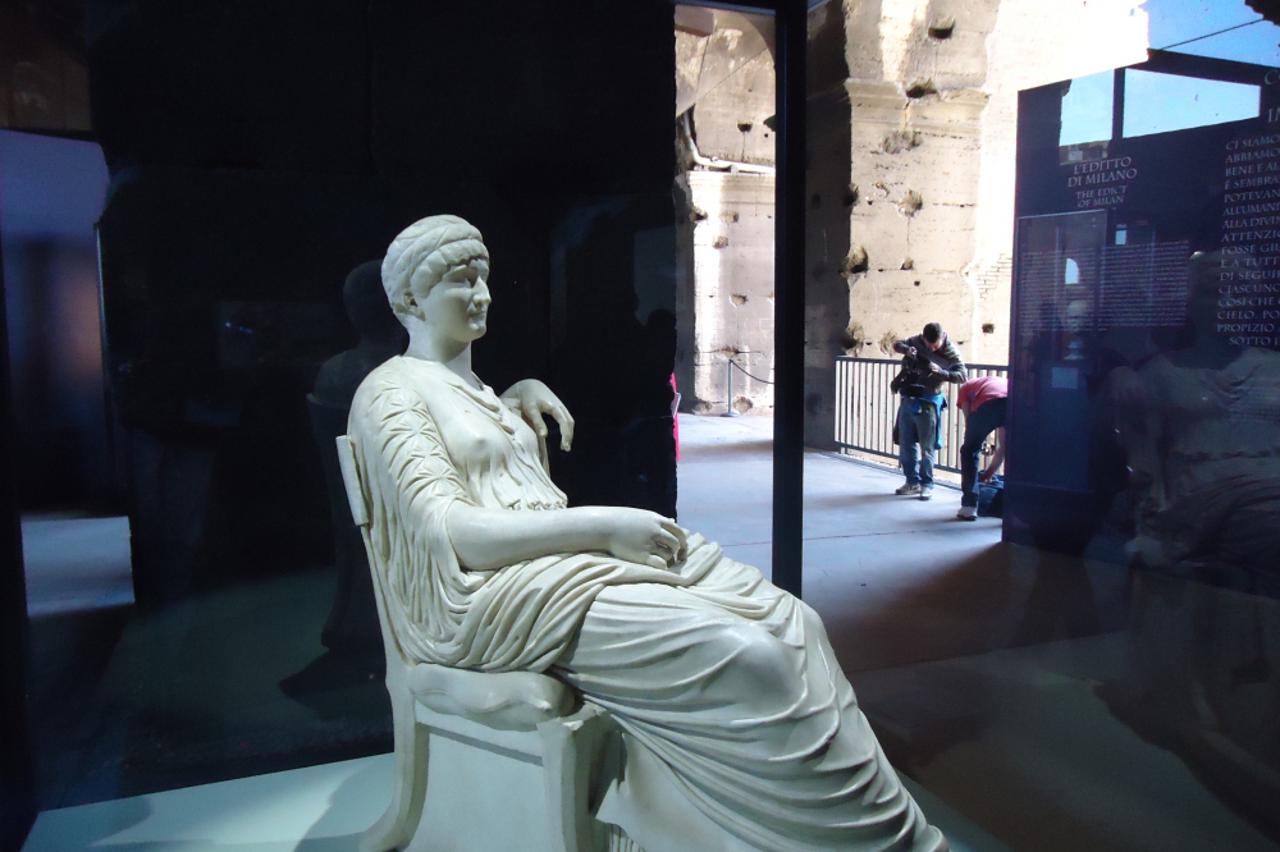 Konstantin, Koloseum (1)