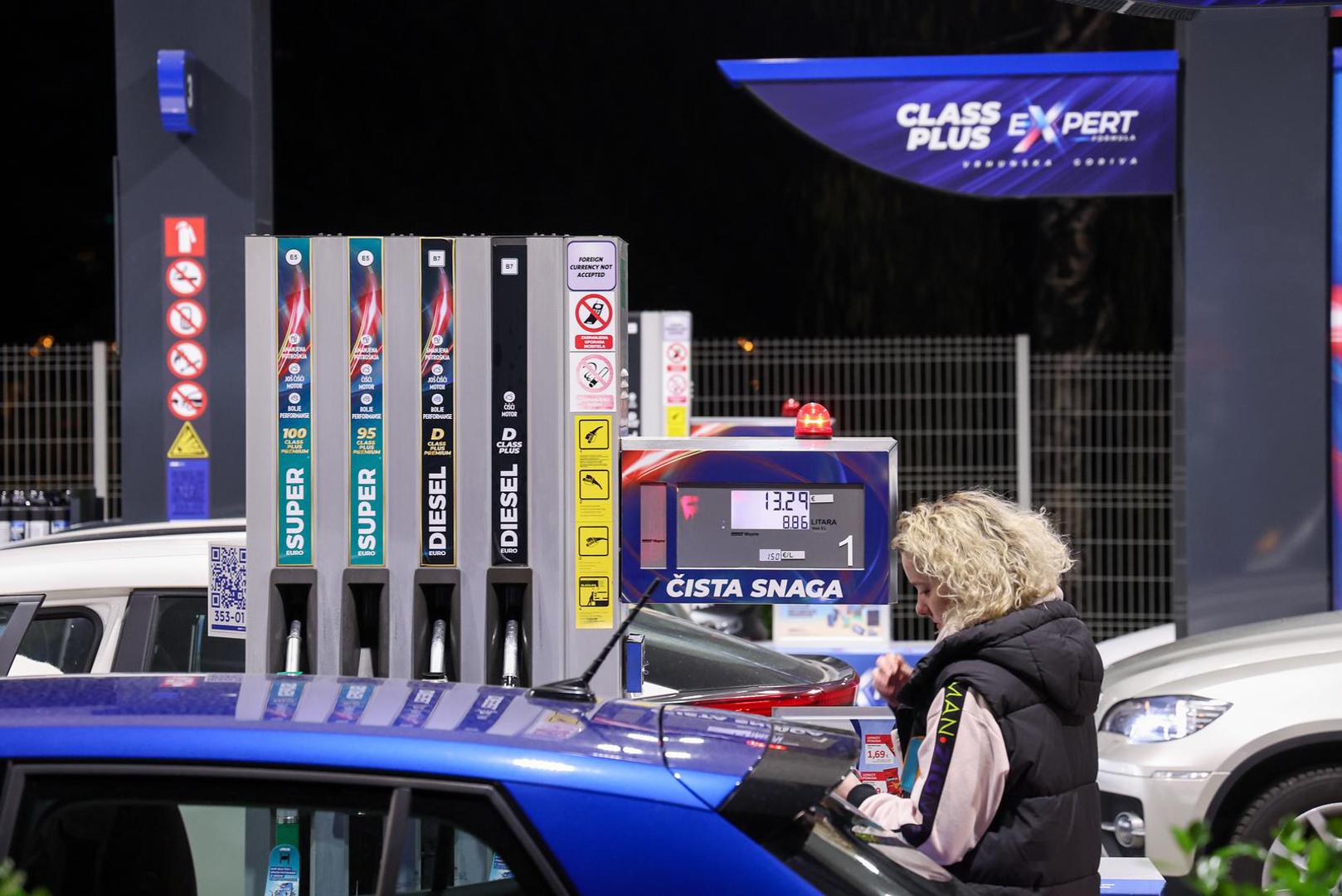 Prema novim cijenama, Eurosuper 95 poskupjet će s 1,55 na 1,62 eura, dizel s 1,55 na 1,73 eura, a plavi dizel s 0,89 na 1,19 eura.