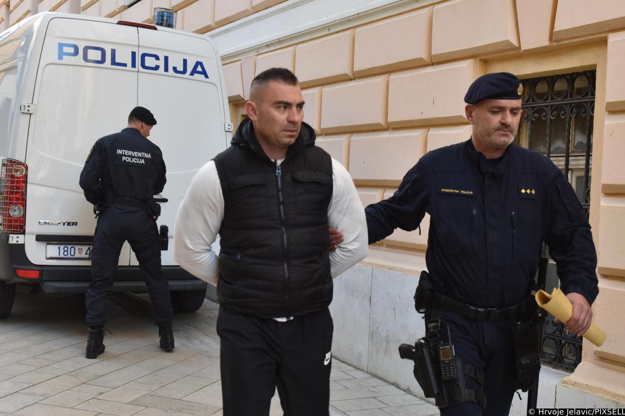 Zadar: Privođenje Darka Kovačevića, Daruvarca sucu istrage