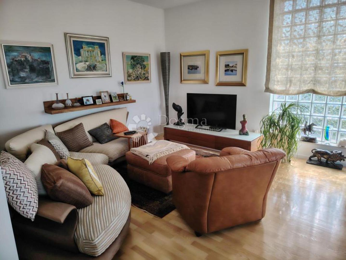 Stan je na drugom katu, trosoban je i ima 108,69 kvadrata