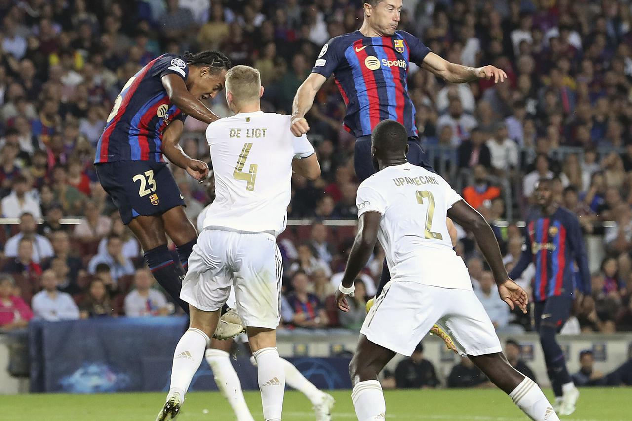 firo : 26.10.2022, football, soccer, CL, UEFA Champions League, season 2022/2023, group stage, group C, FC Barcelona - FC Bayern Munich Munich