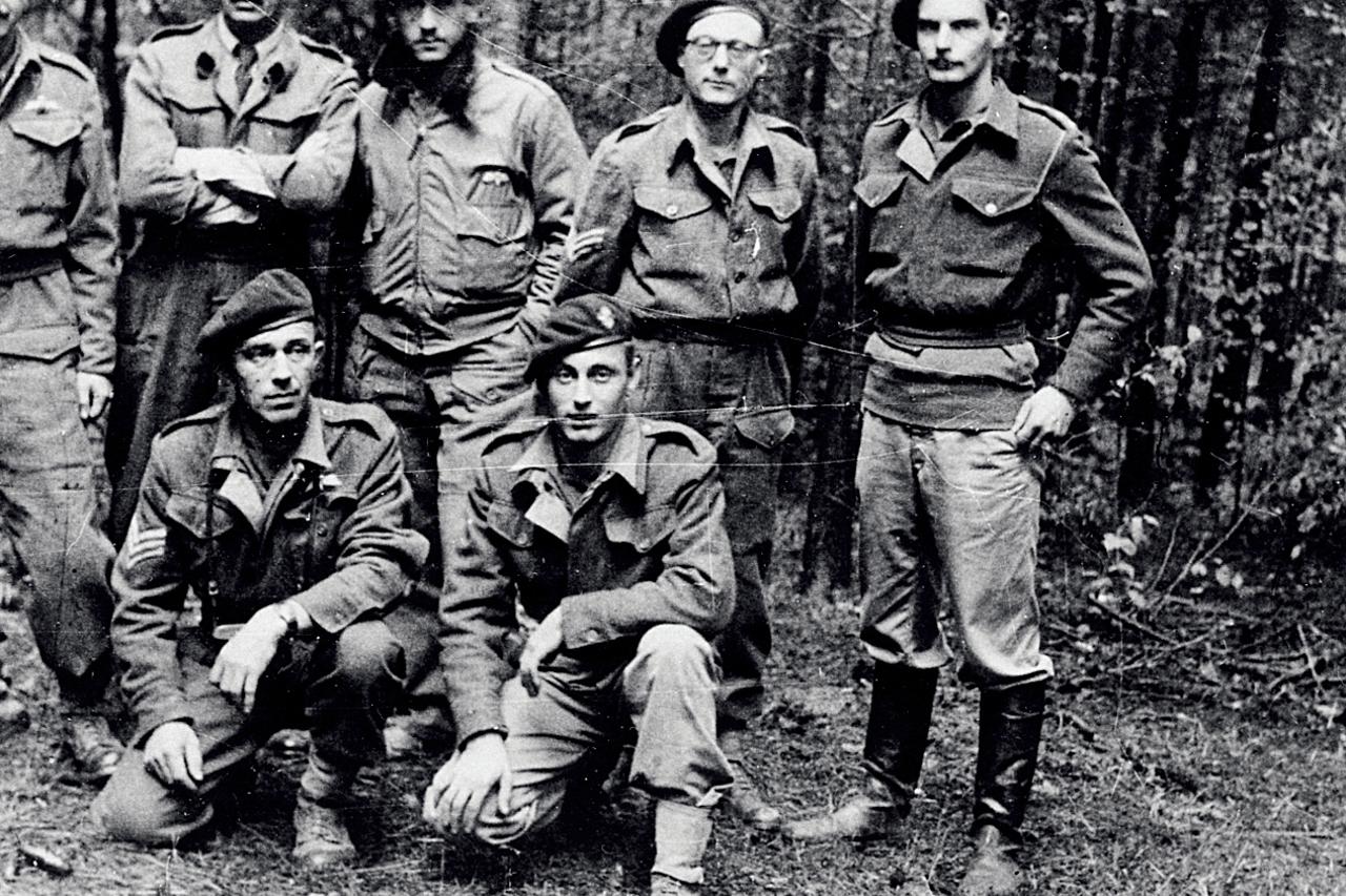  Slovačkoj je stradao Abba Berdichev (u sredini). Došao je u Hrvatsku s pvom grupom židovskih padobranaca spuštenih sredinom ožujka 1944.