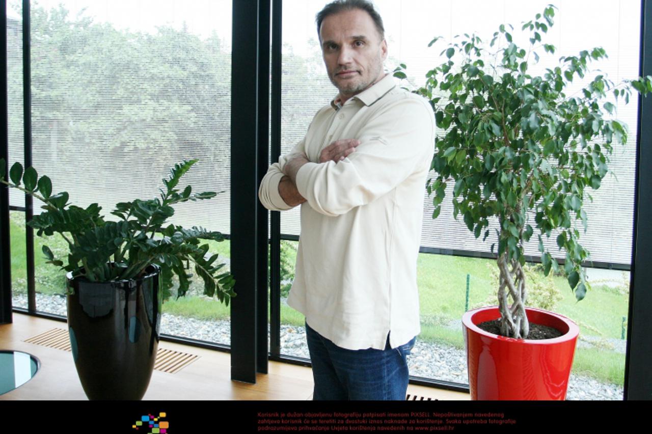 '15.05.2010.Zagreb -  Intervju sa Antom Nobilom u njegovoj kuci na Pantovcaku. Photo: Goran Jakus/PIXSELL'