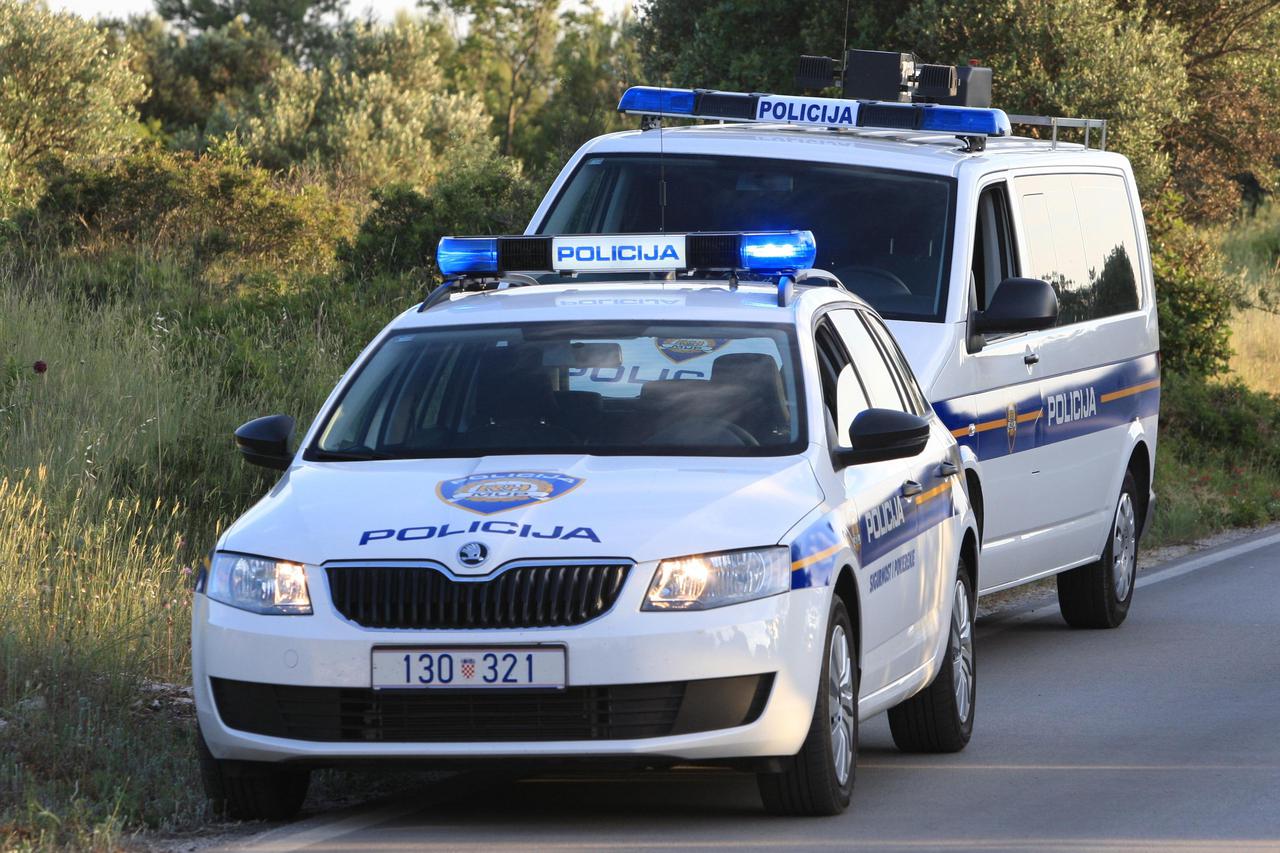 policija