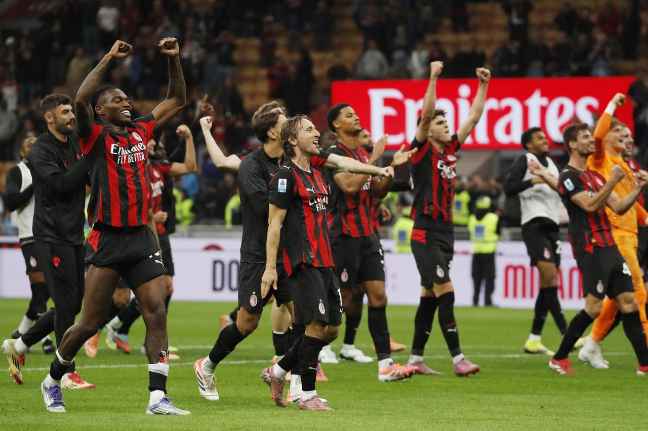 Serie A - AC Milan v Napoli