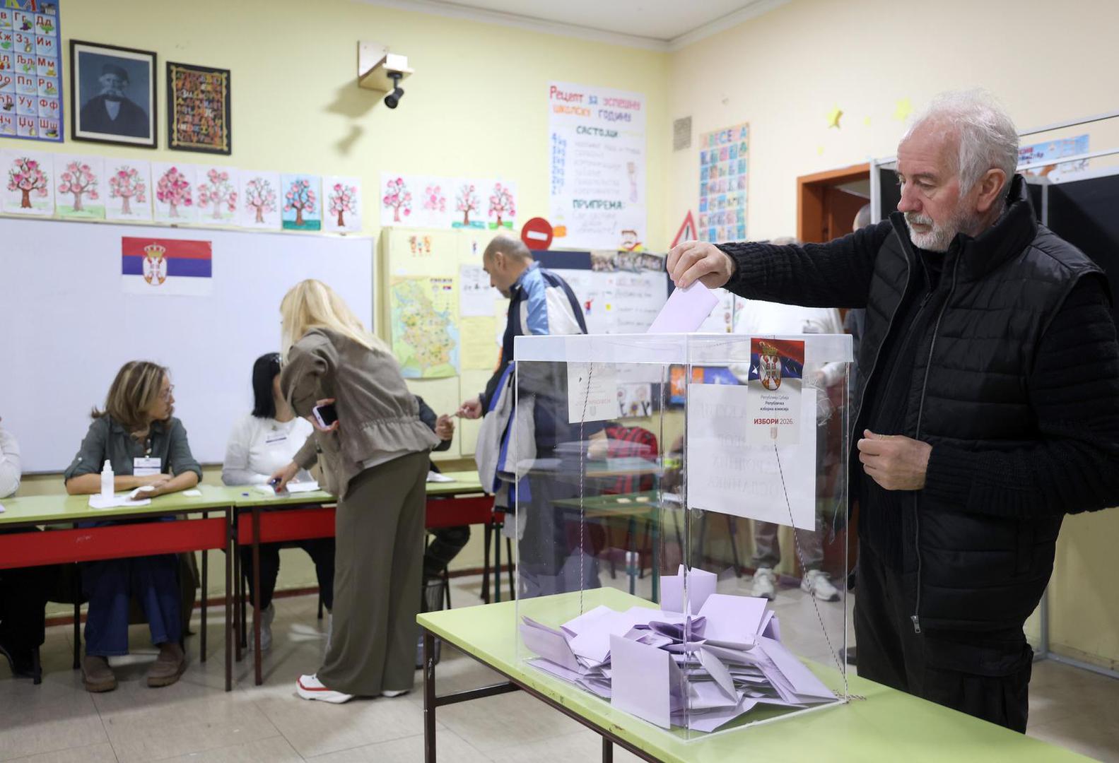  Prve procjene rezultata parlamentarnih izbora u Srbiji očekuju se večeras, između 21.30 i 22 sata, nakon zatvaranja birališta. 
