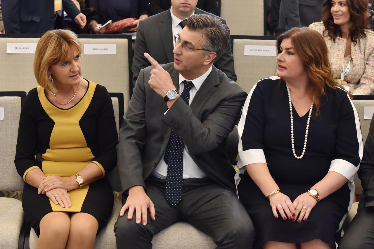 Andrej Plenković s ministrima na konferenciji "Dani regionalnoga razvoja i EU fondova"