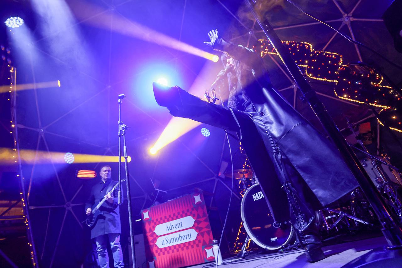 Samobor: Koncertom Vesne Pisarović otvoren je ovogodišnji Advent