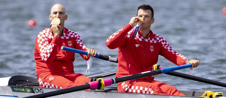 Tokio: Brača Sinković pobijedila u finalnoj utrci dvojac bez kormilara i osvojila zlatnu medalju