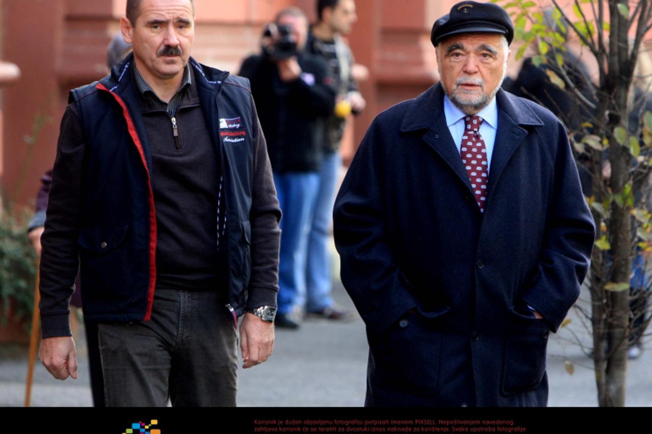 '04.12.2011., Krajiska ulica, Zagreb - Hrvatski gradjani i drzavljani biraju zastupnike za sedmi saziv Hrvatskoga sabora. Bivsi predsjednik RH Stjepan Mesic glasovao je u o.s. Petar Zrinski. Photo: Bo