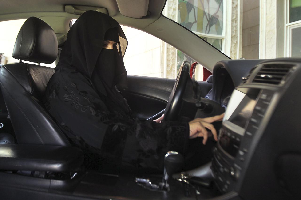 saudijka, muslimanka, vožnja