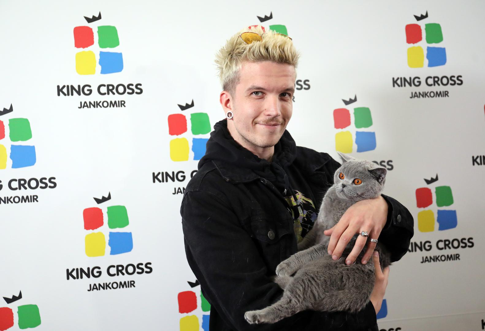 Ovogodišnji predstavnik Hrvatske na Eurosongu veliki je ljubitelj mačaka