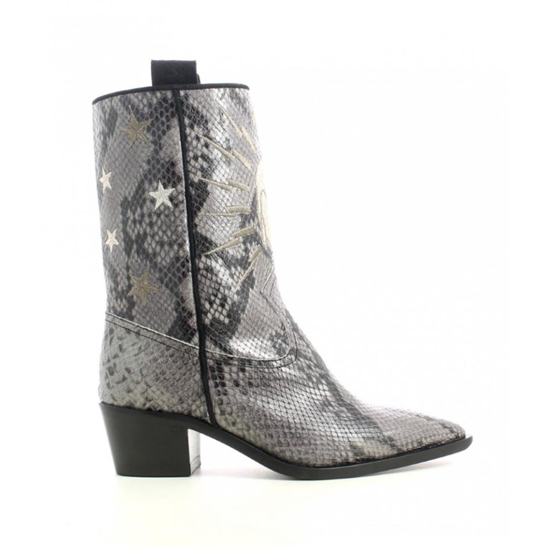 Corso Roma, John Richmond ženske čizme, prije 4.139,00 kn -65% sada 1.449,00 kn