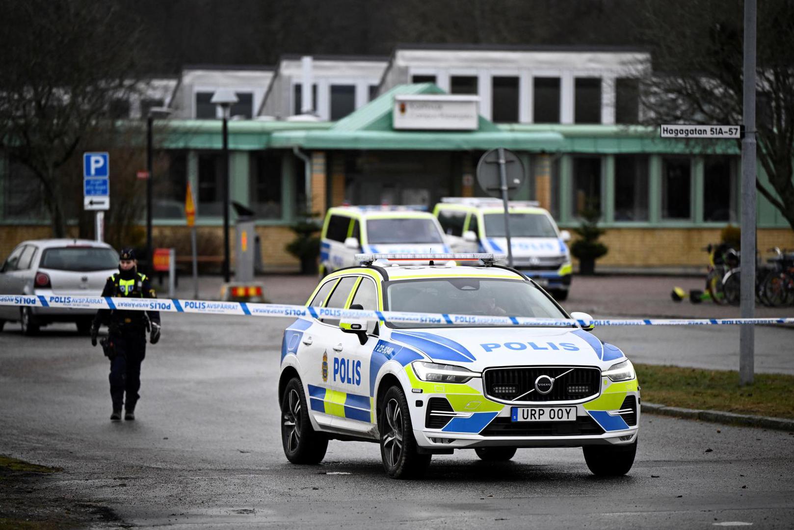 A police car is parked area around Risbergska Campus, the day after the school shooting at Risbergska School in Orebro, Sweden February 5, 2025. TT News Agency/Christine Olsson via REUTERS      ATTENTION EDITORS - THIS IMAGE WAS PROVIDED BY A THIRD PARTY. SWEDEN OUT. NO COMMERCIAL OR EDITORIAL SALES IN SWEDEN. Photo: CHRISTINE OLSSON/REUTERS