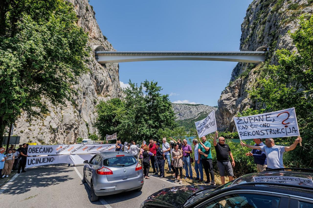 Prosvjed pod mostom Cetina