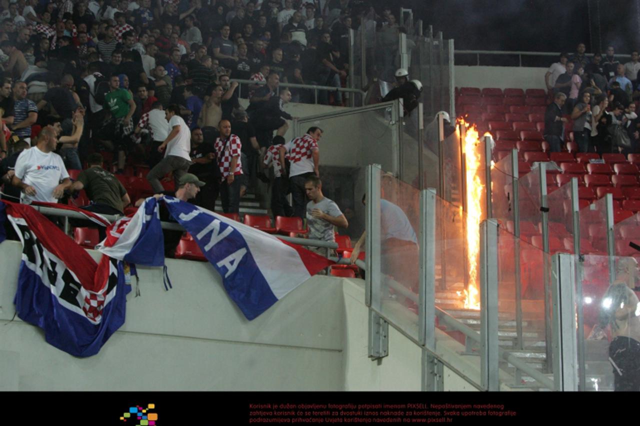 '07.10.2011., Grcka, Pireji - Stadion Georgios Karaiskakis. Kvalifikacije za Europsko prvenstvo u nogometu 2012 u Ukrajini i Poljskoj. Hrvatska - Grcka. Sudac Howard Webb zaustavio je utakmicu nakon s