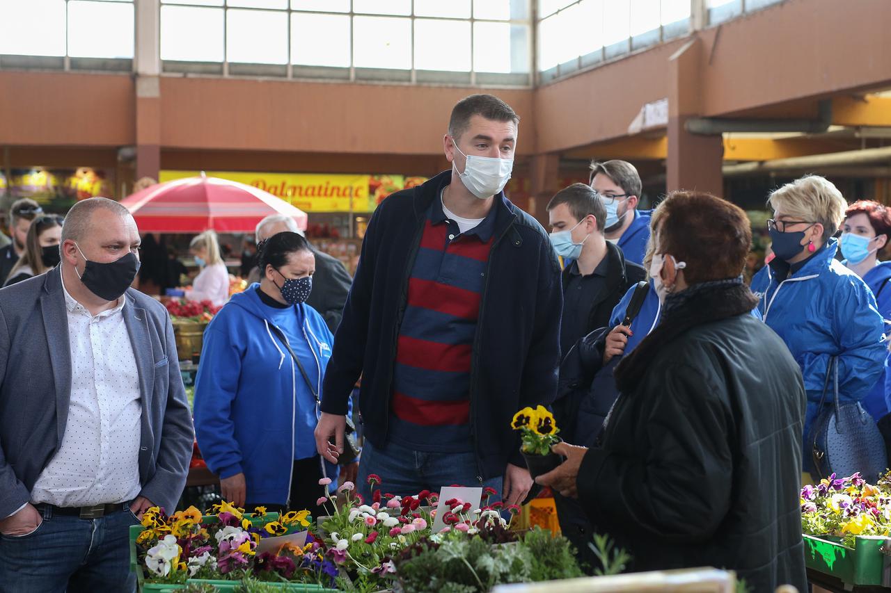 Zagreb: Davor Filipović obišao tržnicu Utrina