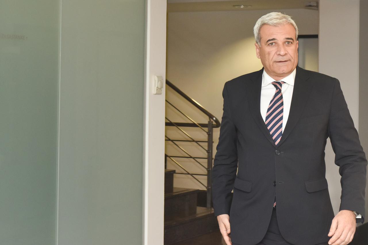 Zagreb: Ante Ramljak i Alastair Beveridge dali izjave za medije o Agrokoru