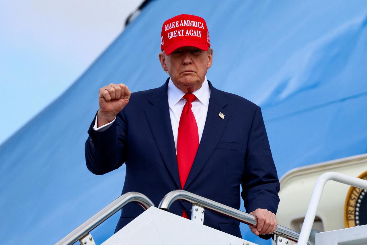 storyeditor/2025-11-18/2025-10-30T211647Z_1845629242_RC2IMHARB6OT_RTRMADP_3_USA-TRUMP.JPG