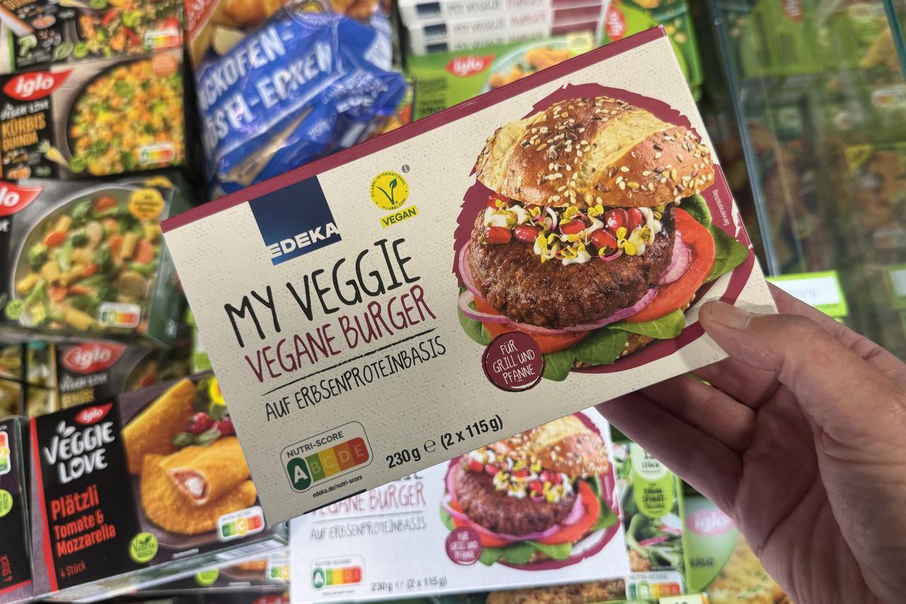 This week, the EU Parliament is debating names for meat substitutes such as "veggie burger" and "veggie sausage".