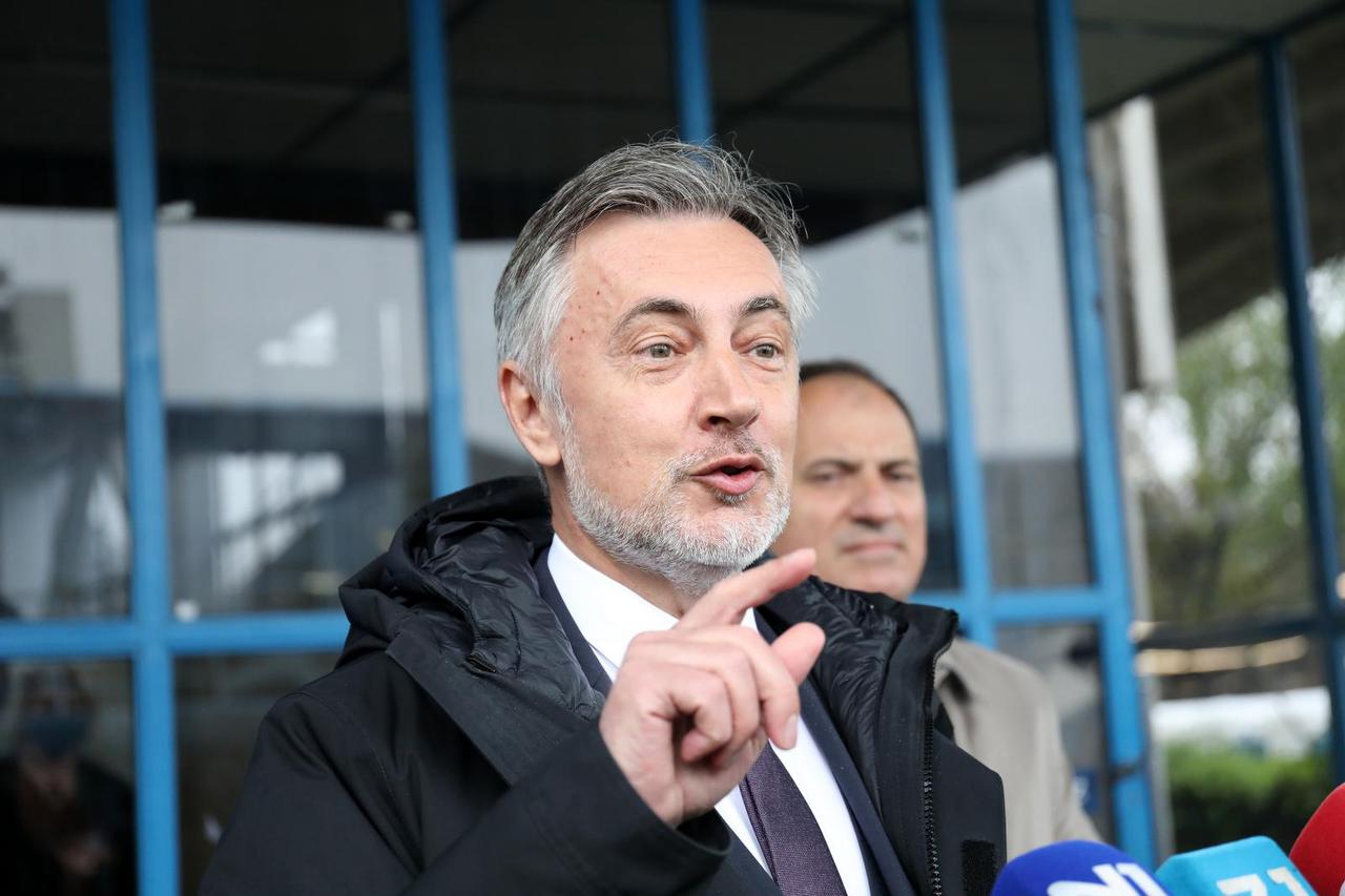 Miroslav Škoro predao potpise za kandidaturu za gradonačelnika Zagreba