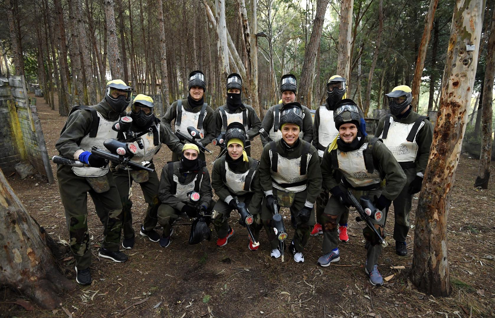 Jučer su dobili slobodan dan, a dečki su to iskoristili kako bi ojačali zajedništvo. 

