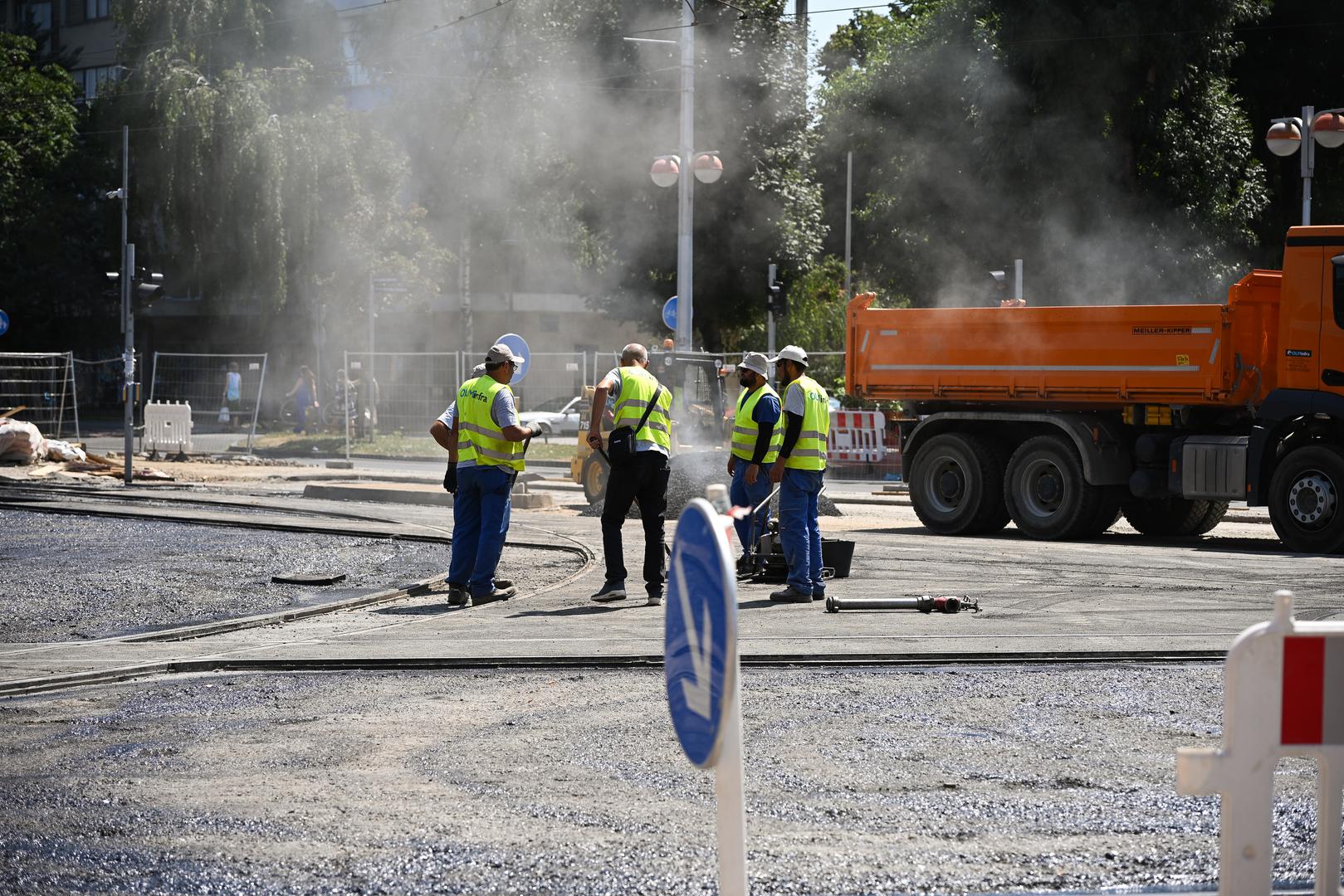 Prema najavljenom rasporedu, velika prometna ograničenja trebala bi potrajati do kraja kolovoza odnosno početka rujna, kada bi ovaj dio grada nakon višemjesečnih radova trebao ponovno normalno prodisati.