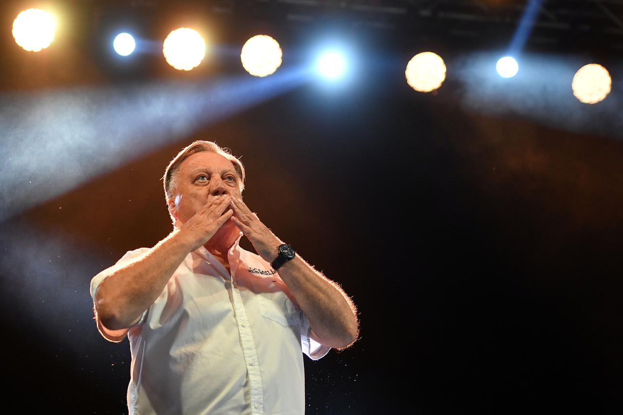 Čakovec: Halid Bešlić zabavljao je posjetitelje Porcijunkulova