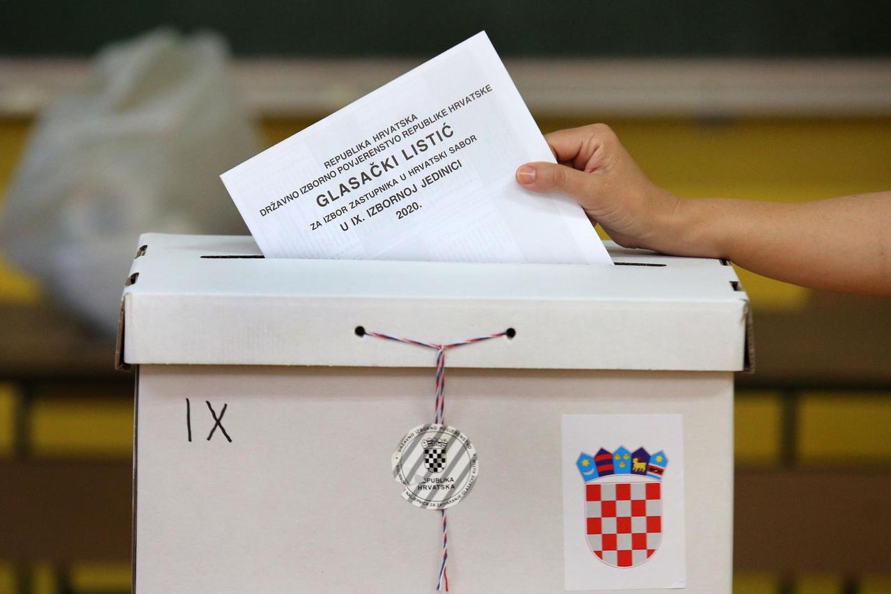 Otvorena birališta u Republici Hrvatskoj za parlamentarne izbore