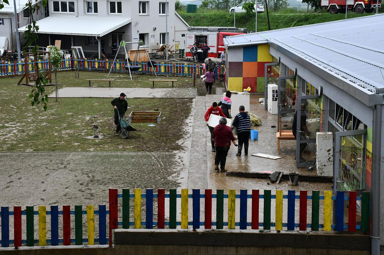 Čačinci: Poplavljen novi vrtić i objekti sportskog centra, gotovo sve stvari uništene