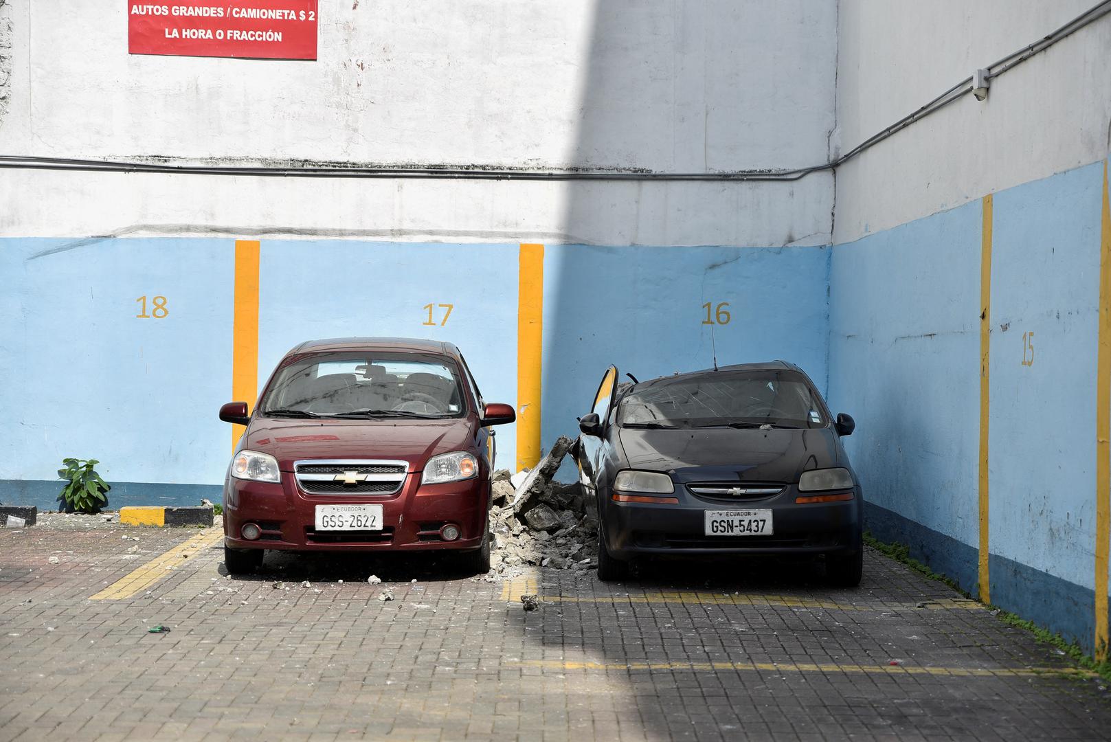 Damaged cars are pictured following an earthquake in Guayaquil, Ecuador March 18, 2023. REUTERS/Vicente Gaibor Del Pino Photo: VICENTE GAIBOR DEL PINO/REUTERS