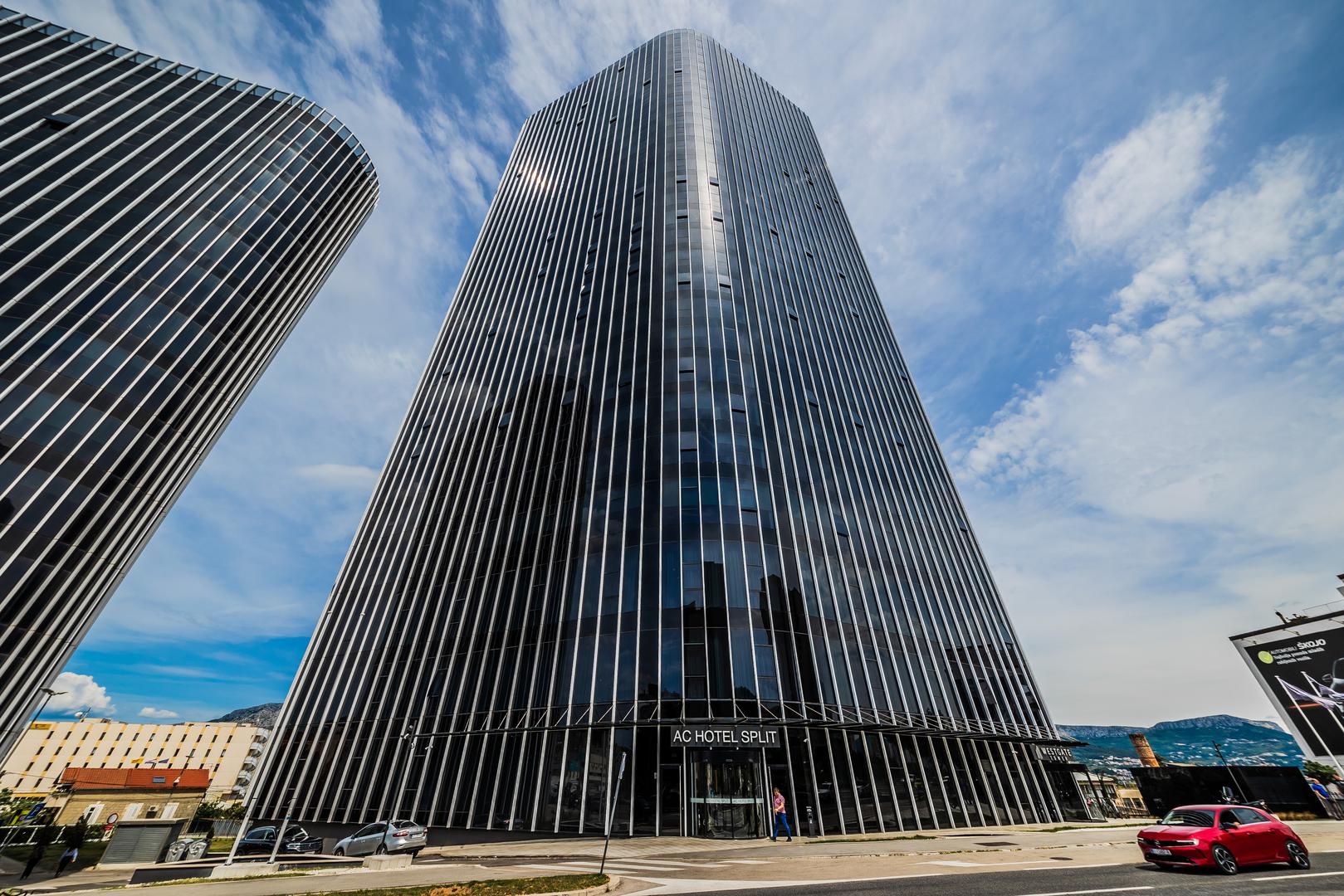 Najviša građevina u Hrvatskoj je splitski Dalmatia Tower visok impozantnih 115 metara.
