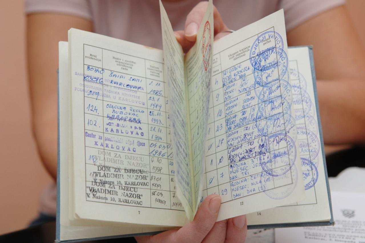 \'karlovac tatjana spoljaric borovac po zanimanju odgajatelj rijetko i tesko pronalazi posao u struci, a nedavno je izgubila posao u vrticu slunj zbog malverzacija kod natjecaja, radna knjizica prepun