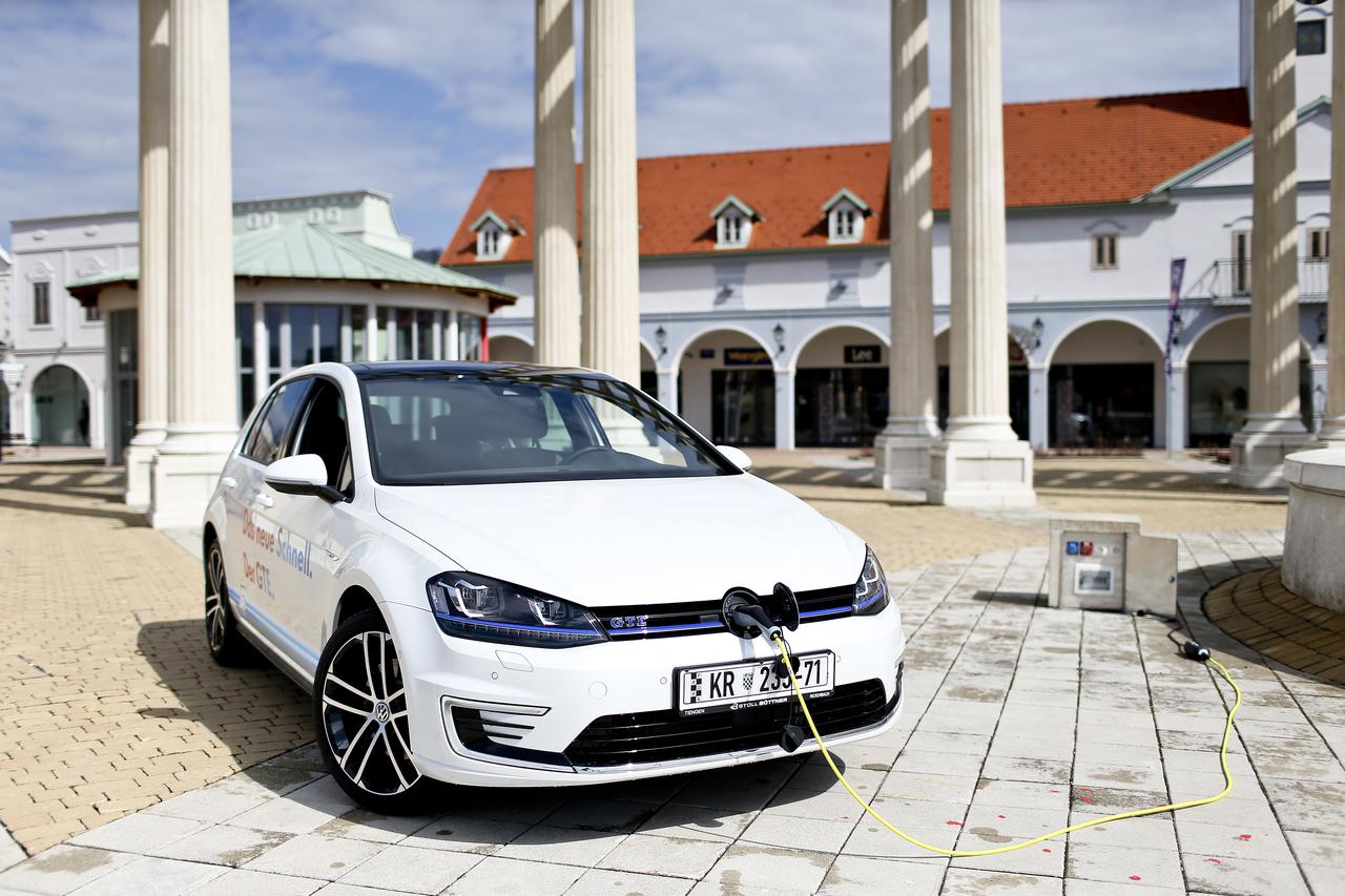 26.03.2015., Sveti Kriz Zacretje - Test hibridnog automobila VW Golf GTE. Photo: Slavko Midzor/PIXSELL