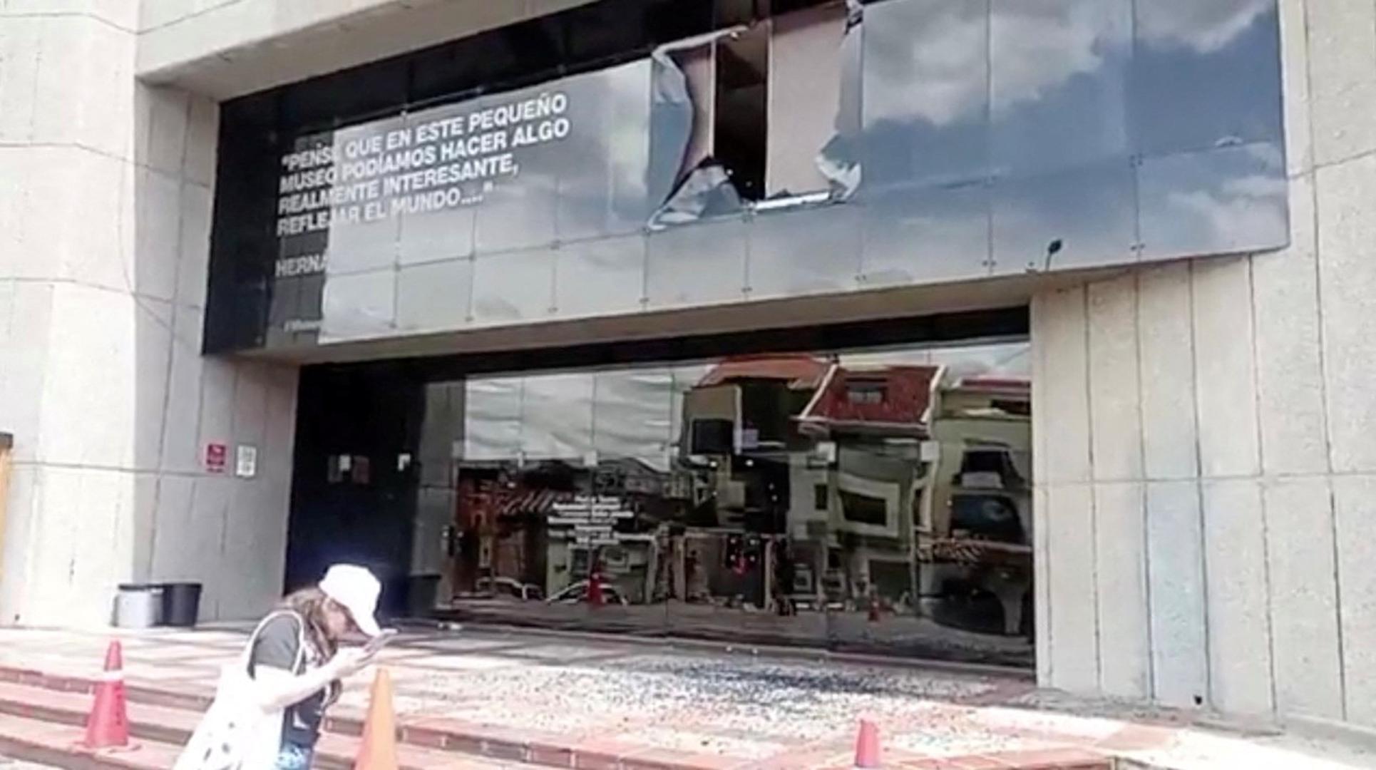 View of a damaged building following an earthquake, in Cuenca, Ecuador March 18, 2023 in still image from video obtained from social media. La Posta Cuenca/via REUTERS  THIS IMAGE HAS BEEN SUPPLIED BY A THIRD PARTY. MANDATORY CREDIT. NO RESALES. NO ARCHIVES. Photo: LA POSTA CUENCA/REUTERS