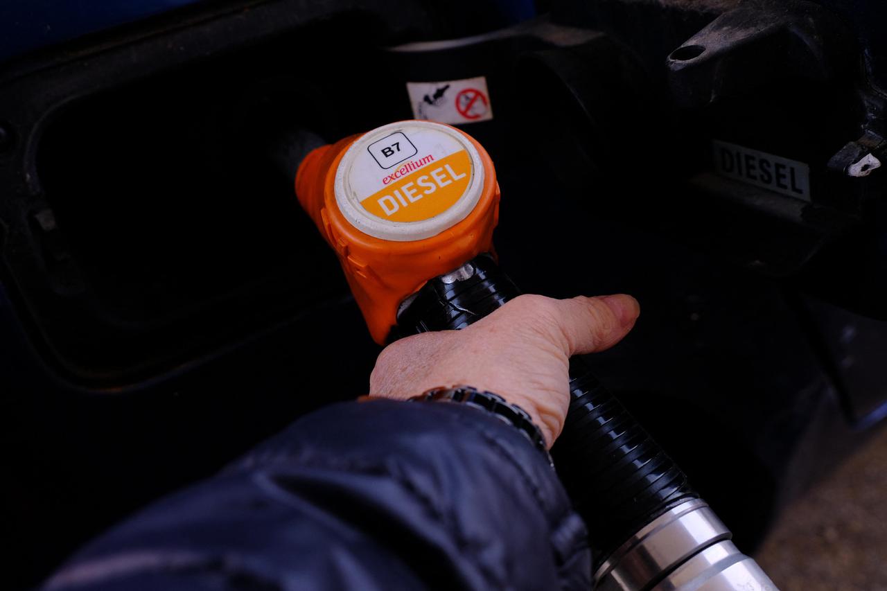Fuel Prices Soaring - Meudon
