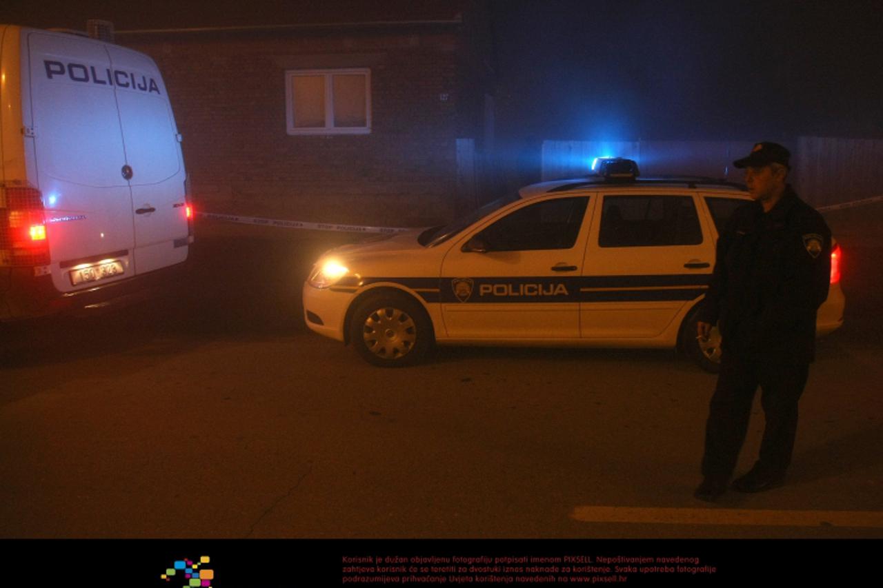 '30.10.2011., Zupanja - U obiteljskoj kuci, u ulici baruna Trenka 127., kcer pronasla mrtvoga oca. Policija obavlja ocevid. Photo: Davor Javorovic/PIXSELL'