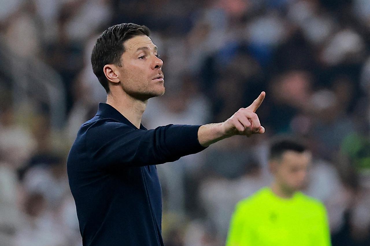 FILE PHOTO: Spanish Super Cup - Semi Final - Atletico Madrid v Real Madrid
