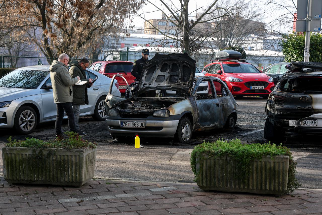 Zagreb: Požar automobila na Novoj cesti