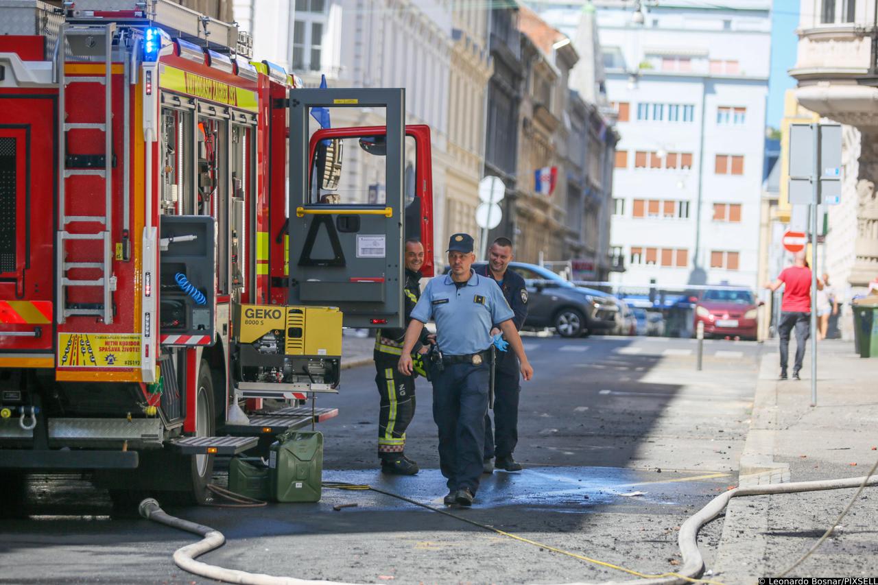 Dan nakon požara u centru Zagreba, vatrogasci i dalje prate situaciju, na terenu je i policija