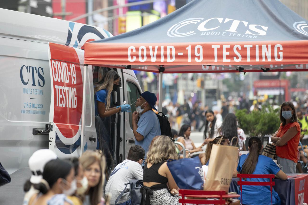 U.S.-COVID-19-CASES-AVERAGE DAILY COUNT