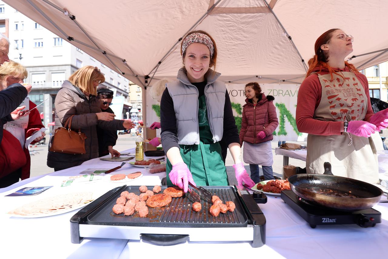 Zagreb: Udruga Prijatelji životinja obilježila je Svjetski dan bez mesa 