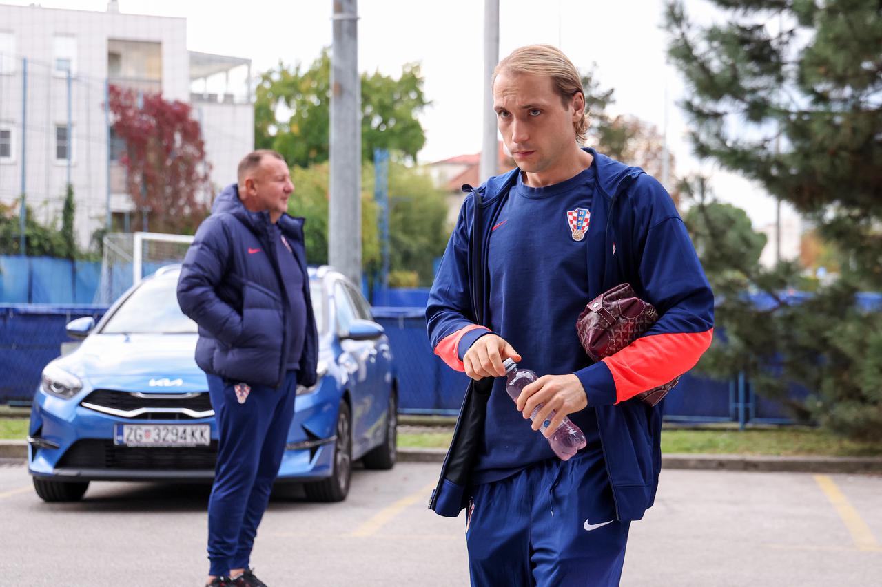 Zagreb: Dolazak igrača hrvatske nogometne reprezentacije na trening