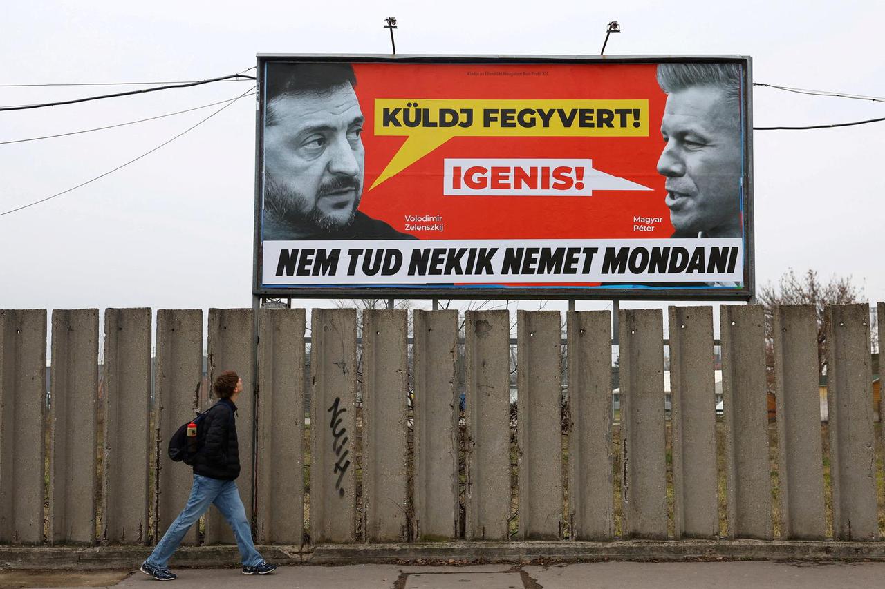 FILE PHOTO: Ukraine war takes centrestage in Hungarian election campaign