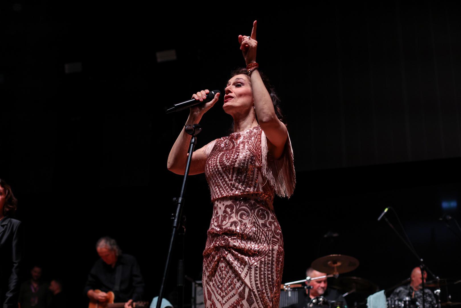  Ovogodišnji line-up činili su Tony Cetinski, Petar Grašo, Mate Bulić, Miroslav Škoro, Dalmatino i Vigor, dok su premijerne nastupe imali Doris Dragović te bend Hrvatske ruže s Nenom Ninčevićem.