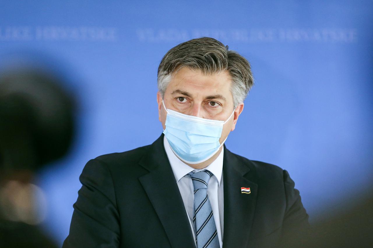 Zagreb: Andrej Plenković dao izjavu nakon sastanka parlamentarne većine
